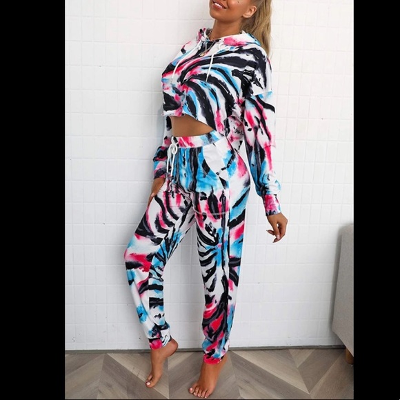 🦋 Tie Dye Printed Long Sleeve Crop Top Sweatsuit 😍 - Picture 6 of 10